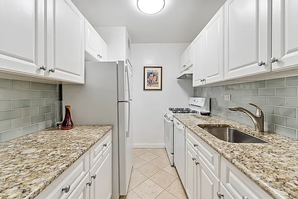 Sold by Compass | media 4
