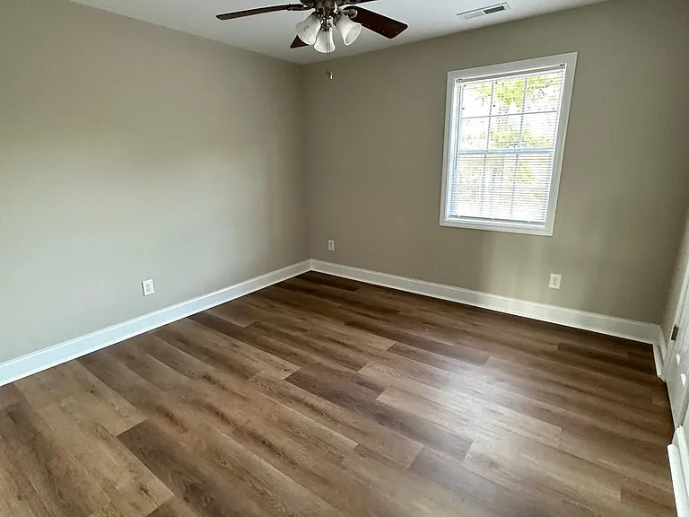2511 S River Rd — Photo 5