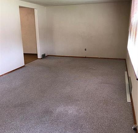 5th image of 118 E Tacoma Ave