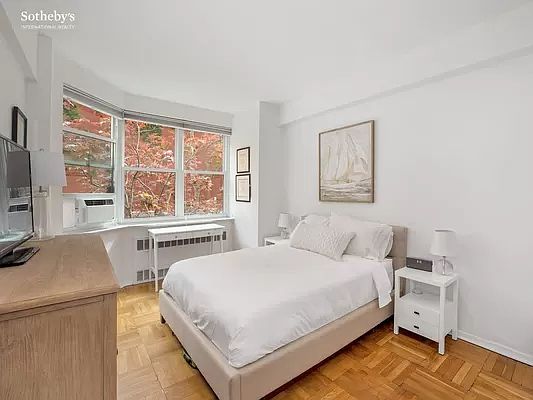 4th image of 116 E 66th St APT 2C