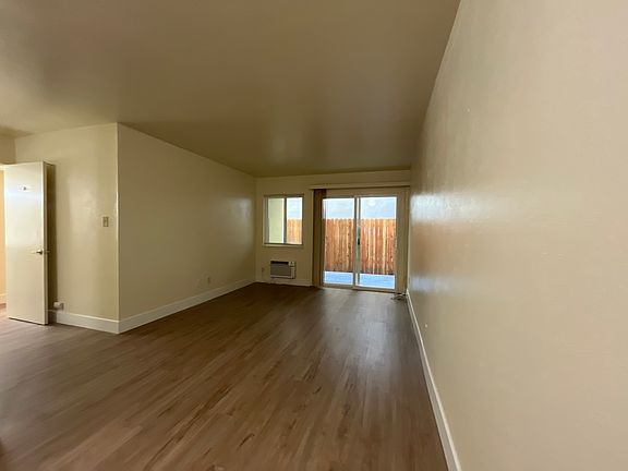 3rd image of 1420 O St #1B-1Ba-566Sqft