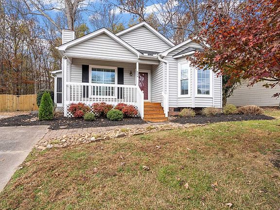 3rd image of 404 Dunwoody Dr