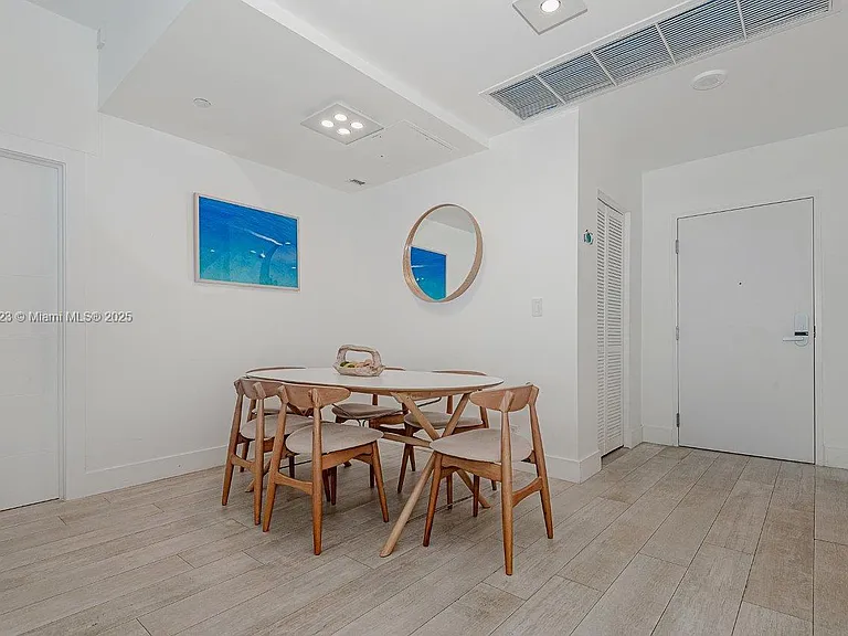 2301 Collins Ave #21 — Photo 5