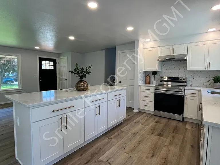 14915 SE Woodward St — Photo 6