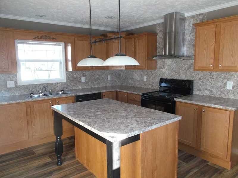 2nd image of 5426 Forest Rd