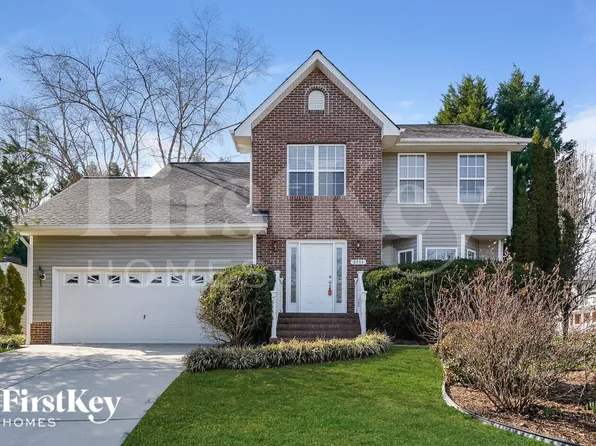 3211 Bardwell Rd, Greensboro, NC 27410