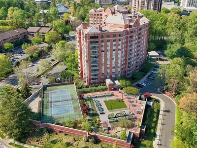 5800 Nicholson Ln #1-805, Rockville, MD, 20852