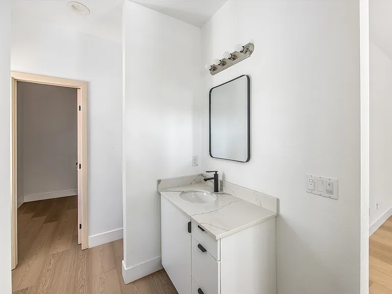 3164 N Sterling Ave #101 — Photo 9
