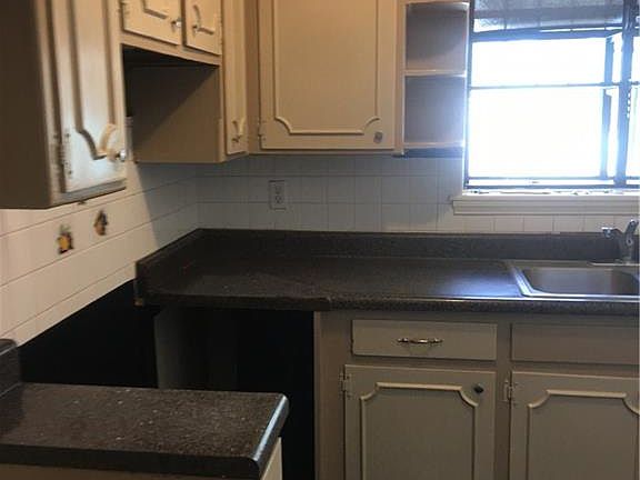 5th image of 8525 Mineola Dr