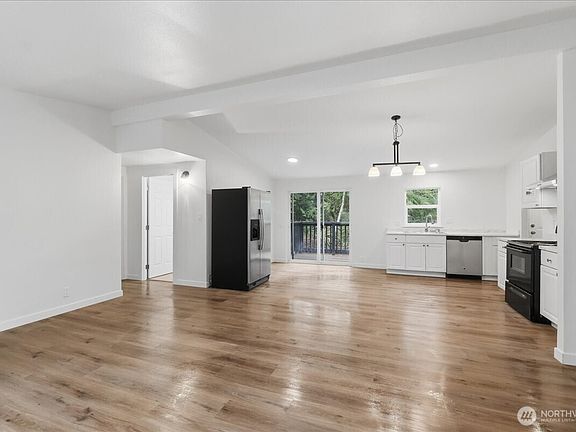 3rd image of 13909 135th Street Ct NW
