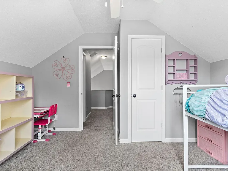 1898 Roscoe Dr — Photo 21