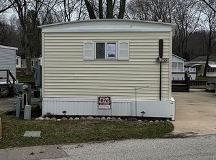 2760 S Tamarac Dr, Ludington, MI