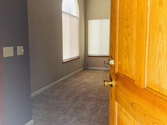5th image of 2722 E Parker Ct