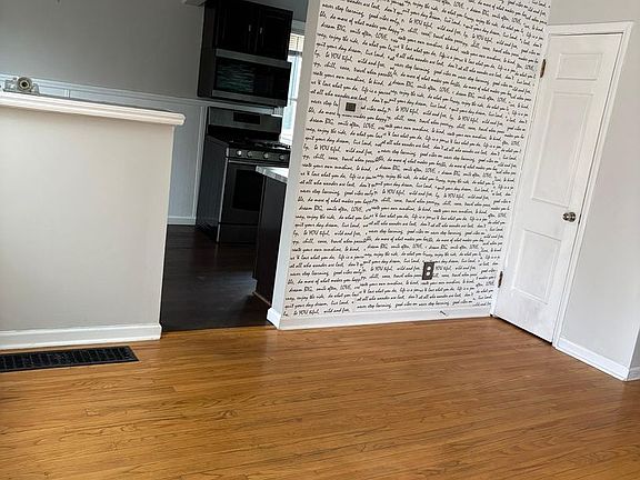 2nd image of 1034 Lincoln Ave