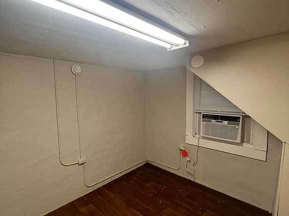 4th image of 821 Georgia Ave #D