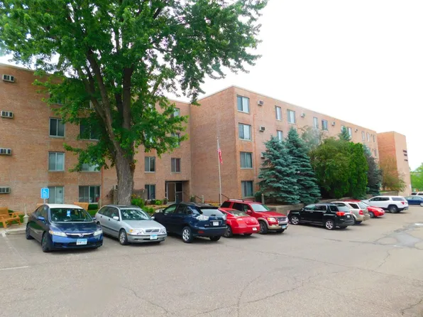 329 Geneva Ave N APT 413, Oakdale, MN 55128