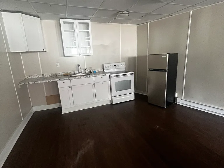1245 S Main Ave #8 — Photo 6