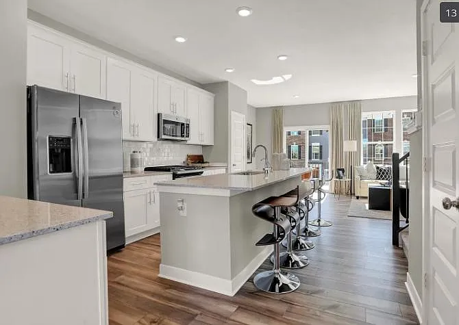 9329 Clarendon Dr — Photo 10