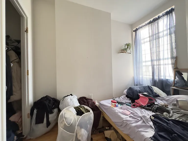 20 Covert St #4L — Photo 8