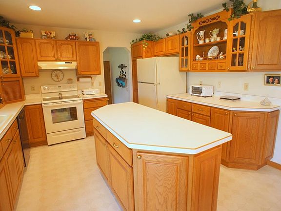 Spacious Kitchen