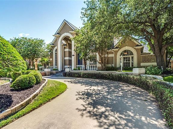2nd image of 4704 Cresthaven Dr