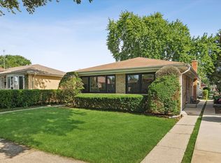 3820 Dobson St, Skokie, IL 60076