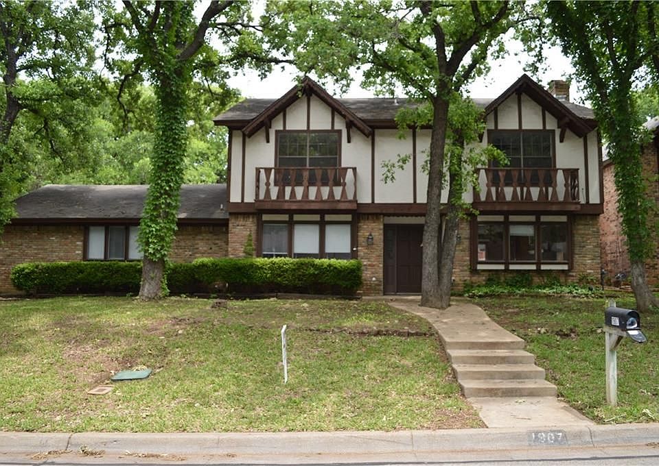 1st image of 909 Greenhurst Cir