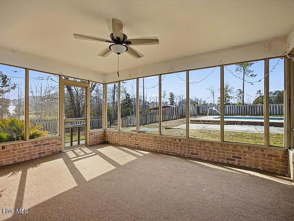 4th image of 121 Loop Road