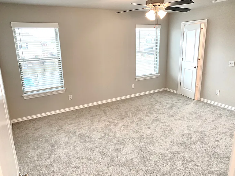 B1 (1-car) Master Bed