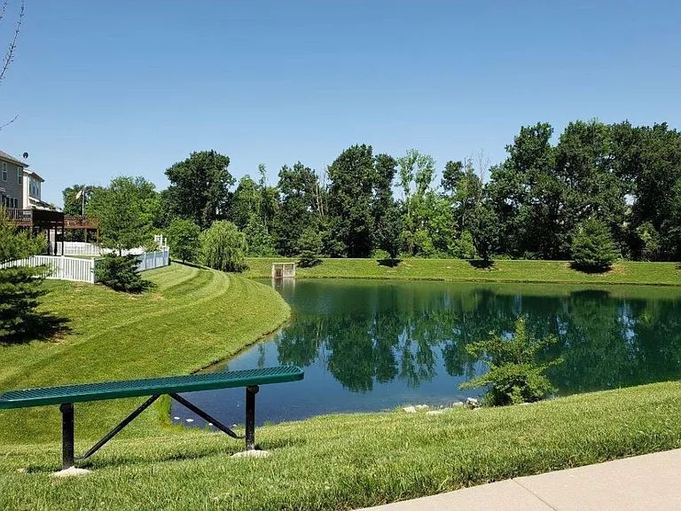 9201 Spring Creek Ln — Photo 20