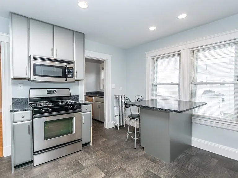 38 Bennett St #2 — Photo 5