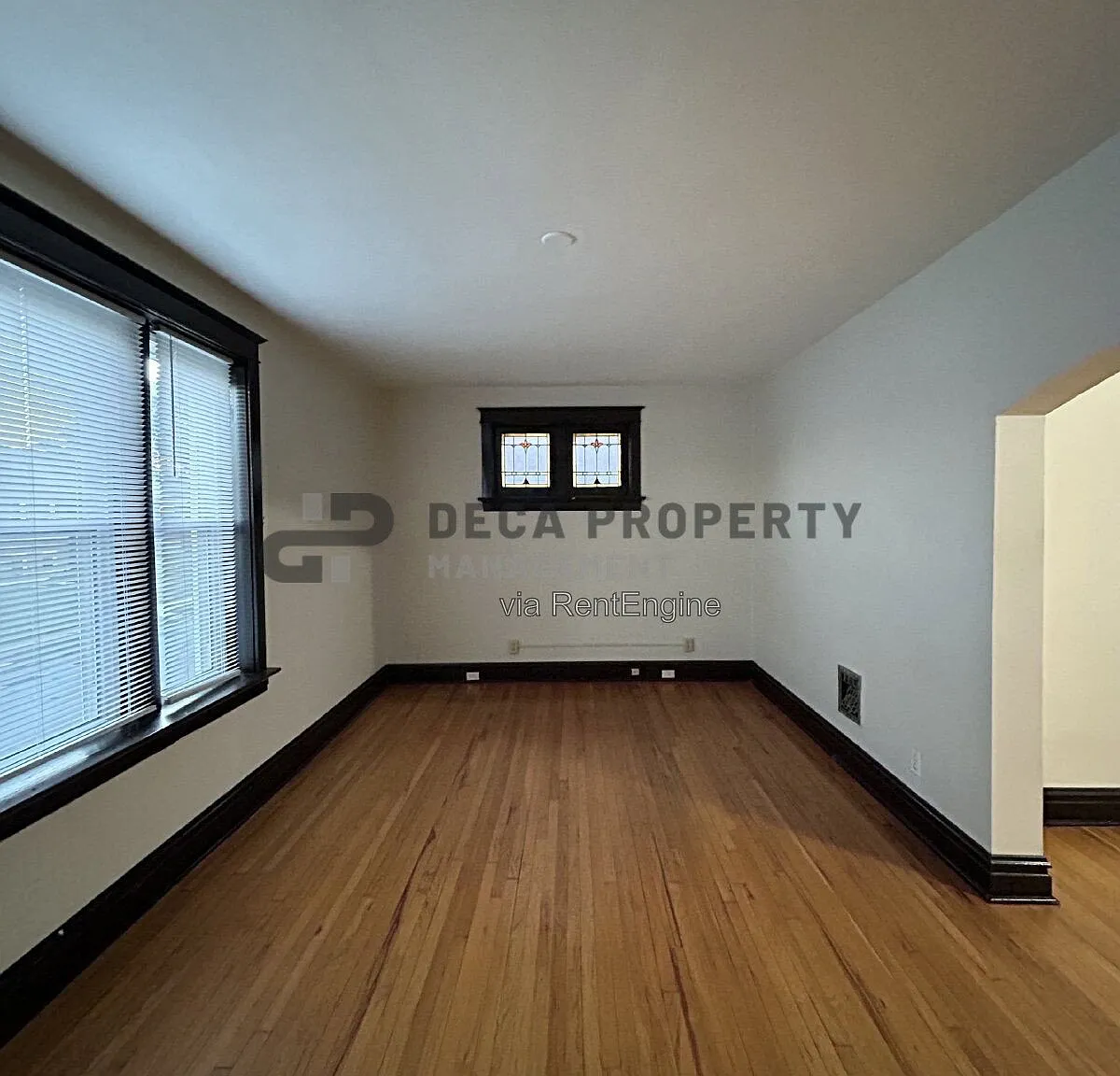 2 bed, 1.0 bath, 1147 sqft, $900 — Photo 2