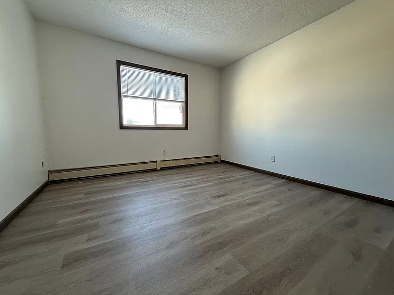 445 California St — Photo 16