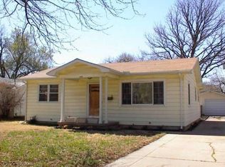 409 N Park Ave, Valley Center, KS 67147