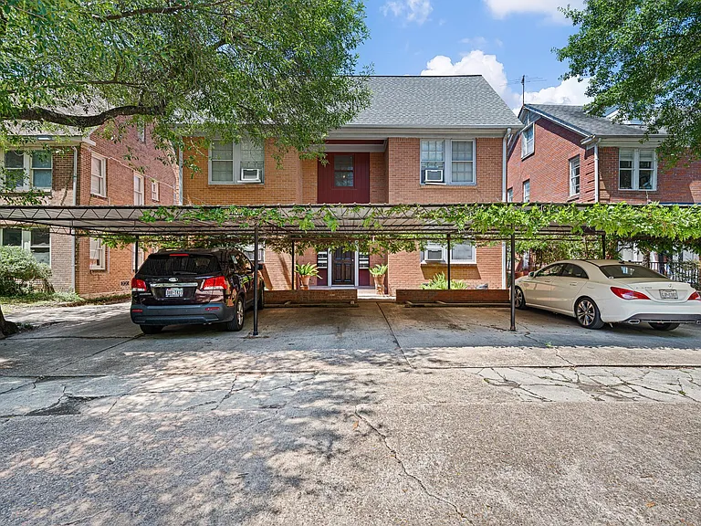 1806 Banks St #1 — Photo 3