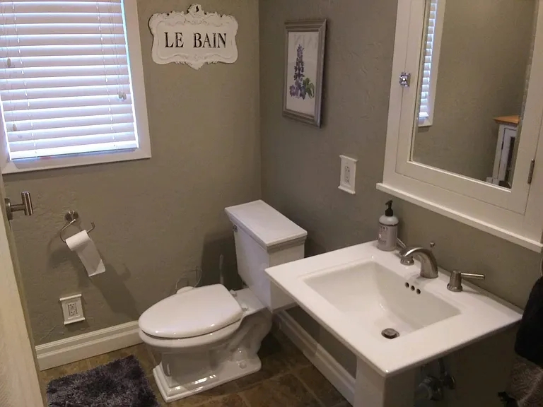 2nd Floor Bathroom