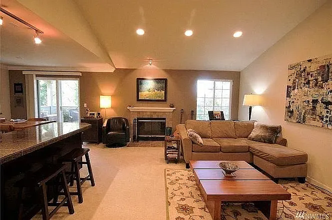 S 284th Ln — Photo 2