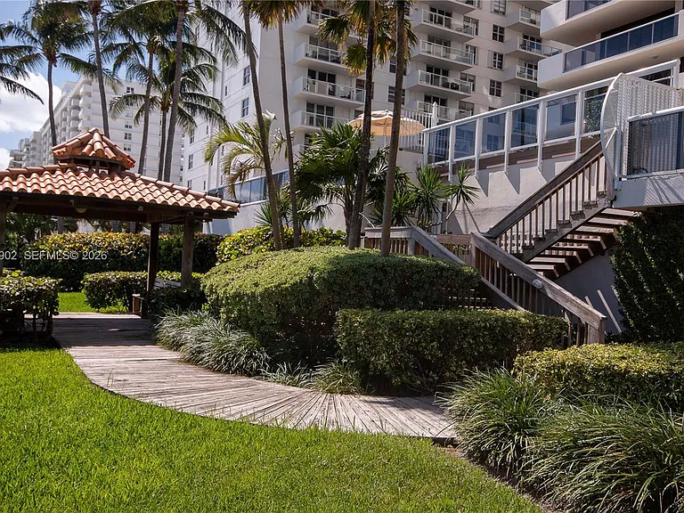5757 Collins Ave #703 — Photo 37