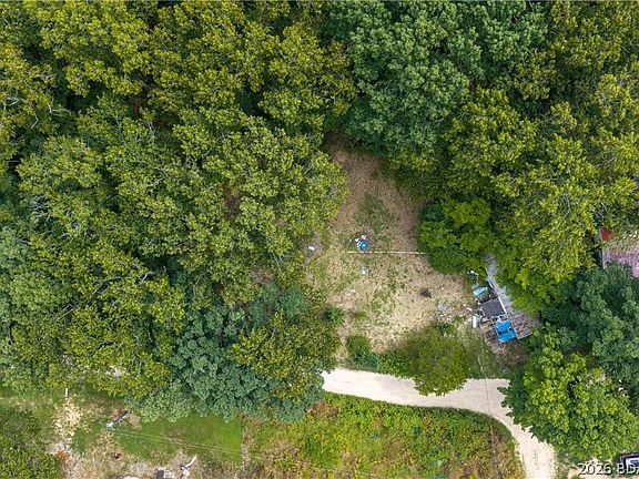 3rd image of 33599 Indian Hills Rd
