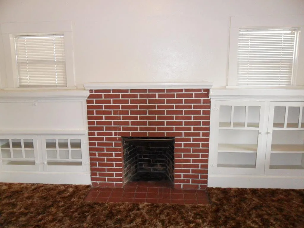 5 bed, 1700 sqft, $3,325 — Photo 4