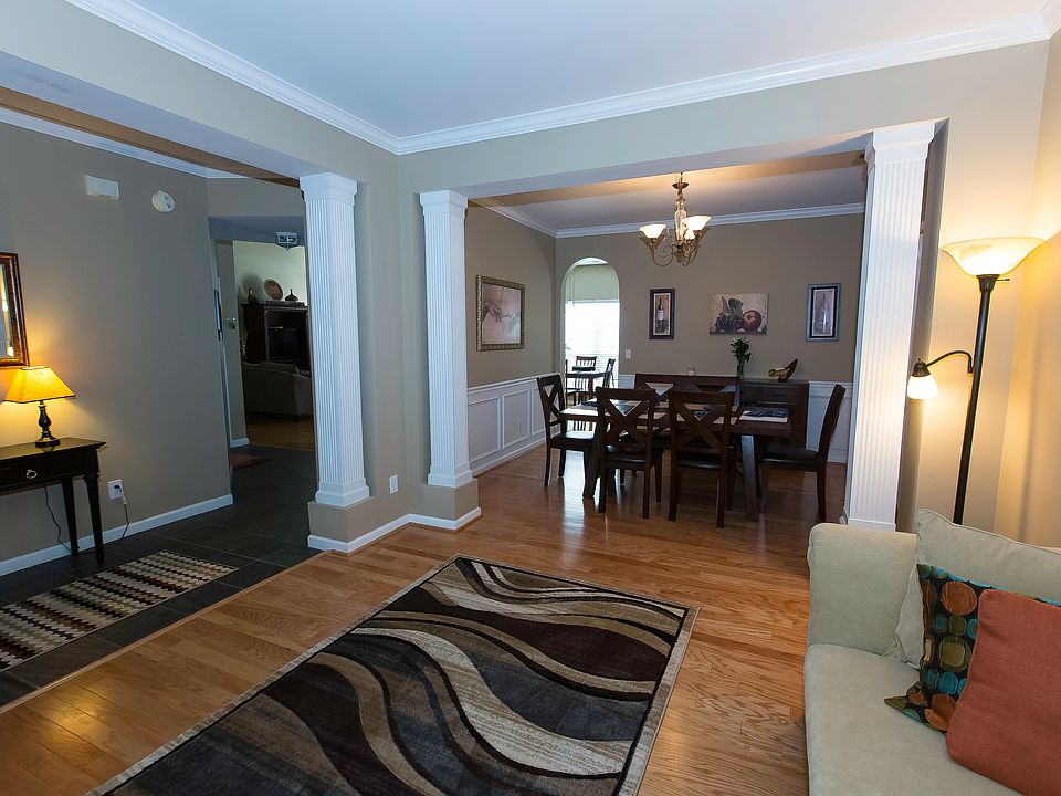 2nd image of 1525 Deer Valley Dr