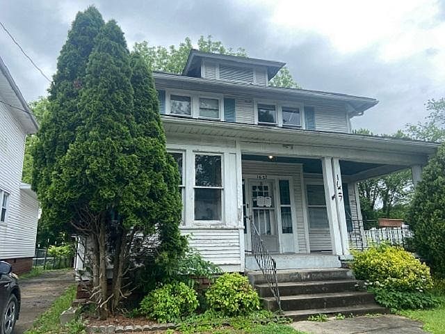 1st image of 1627 Linden Ave