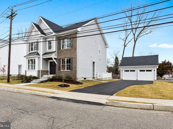 6 Broad St, Medford, NJ 08055