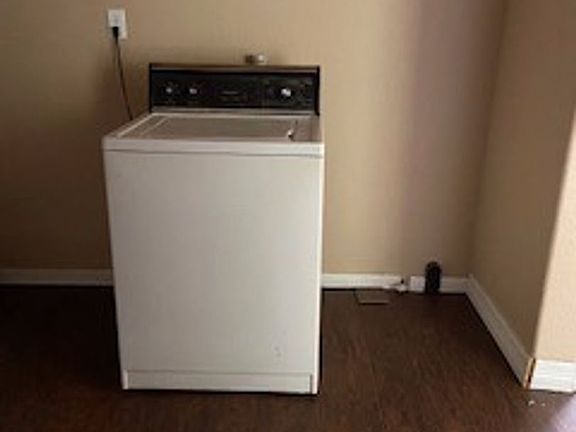 4th image of 826 S 14th St