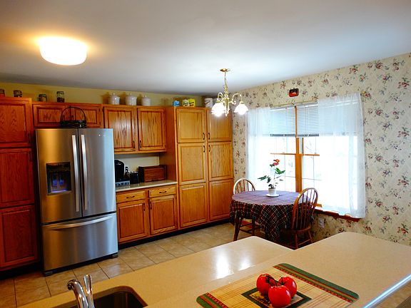 5th image of 30 Sarah Jen Dr