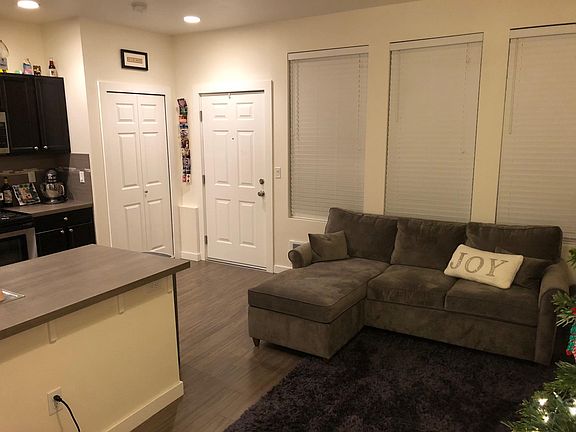 4th image of 1602 NE 179th St Ste 4