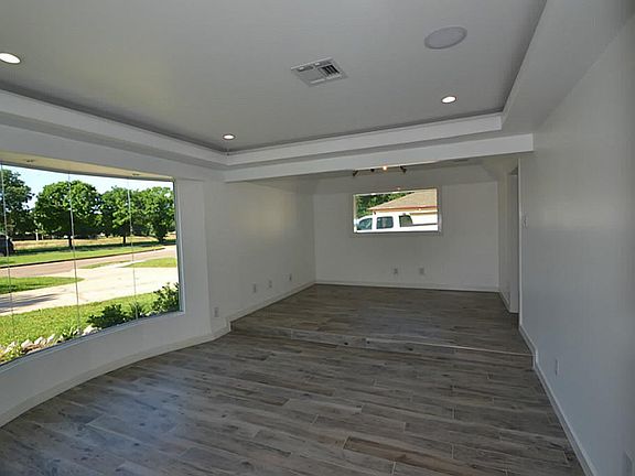 2nd image of 4018 North Braeswood Blvd