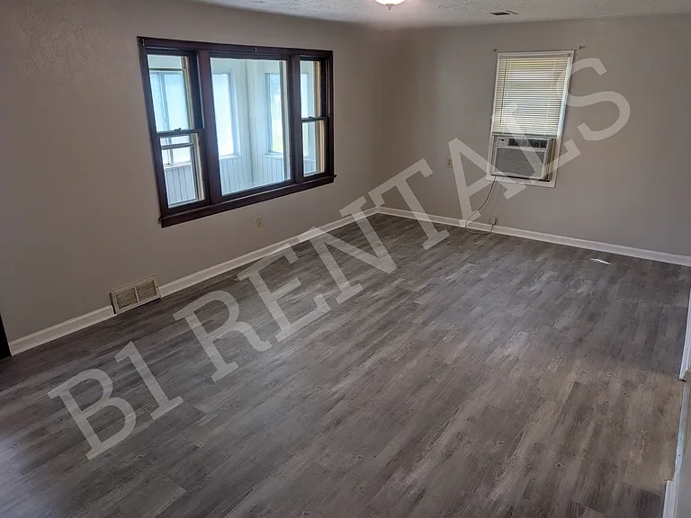 742 S Obrien St — Photo 3