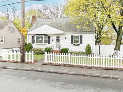 54 Forest St, Peabody, MA, 01960