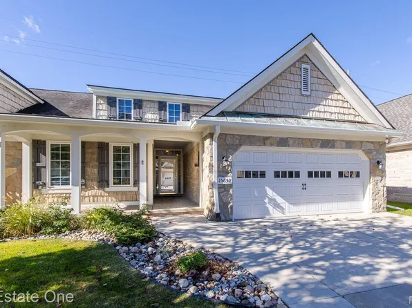 15659 Hunter Grv, Livonia, MI 48154